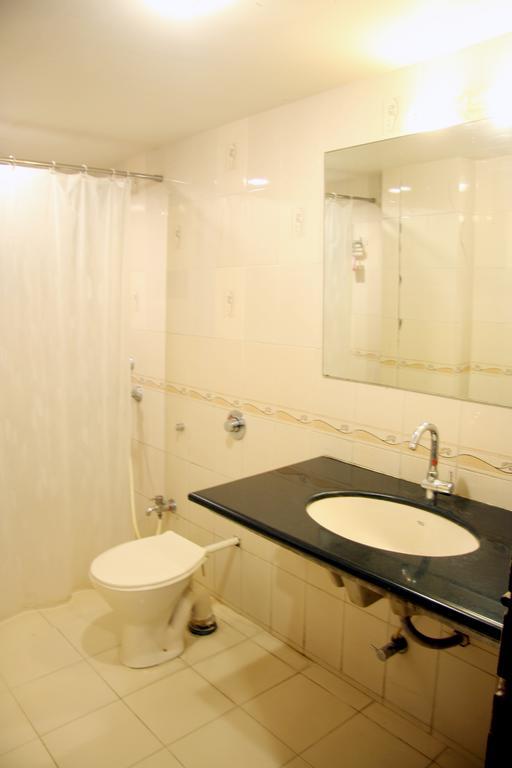 Hotel Jawahar Ulhāsnagar Esterno foto