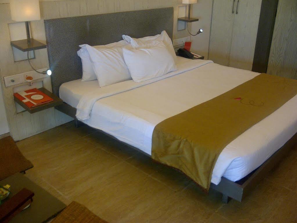 Hotel Jawahar Ulhāsnagar Esterno foto